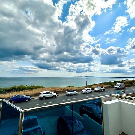 Stunning Panoramic Sea View Beach Location - Sleeps Up To 4 People - Free Parking - The Best Beach! - Great Location - Fast Wifi - Smart Tv - Newly Decorated - Sleeps Up To 4! Close To Bournemouth & Poole Town Centre & Sandbanks エクステリア 写真